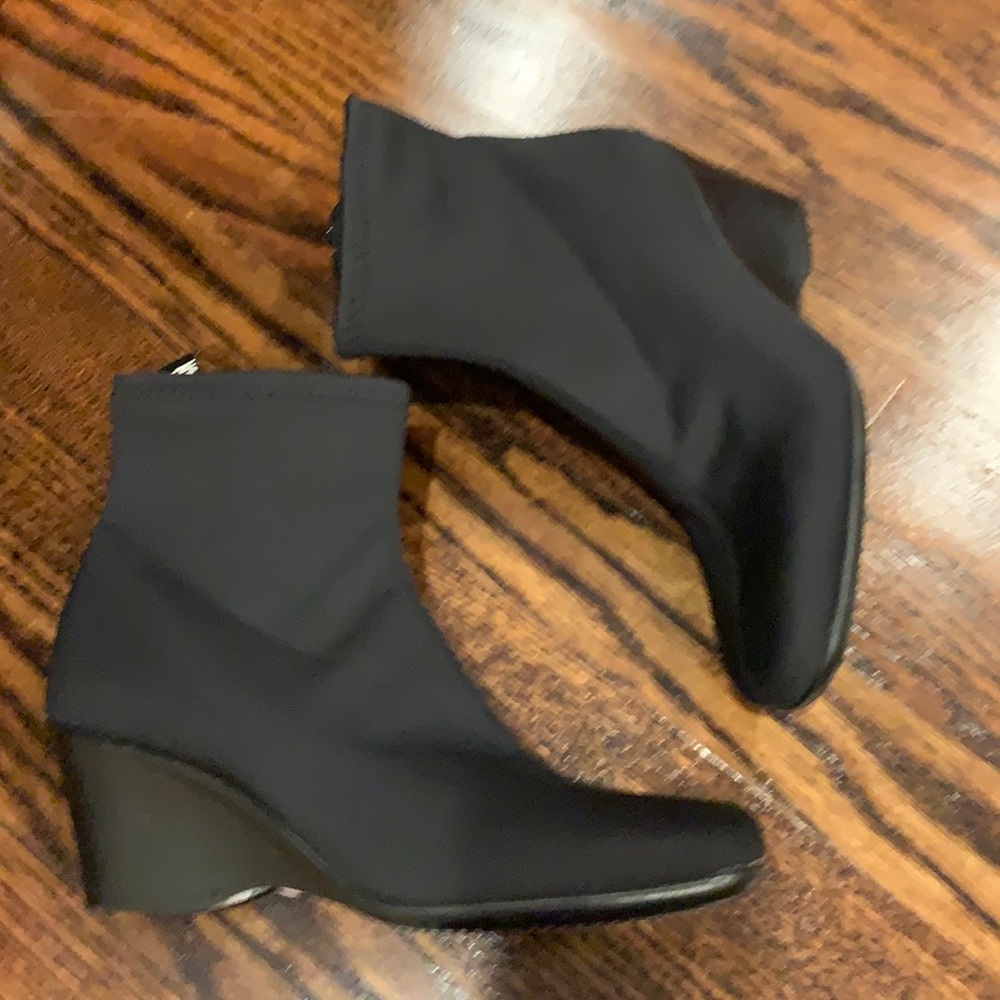 Stretch ankle boots